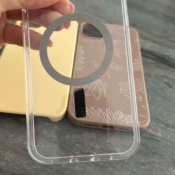 New iPhone 14 Plus three heyday cases. Silicone. The clear one comes with Magnet - Picture 3 of 4
